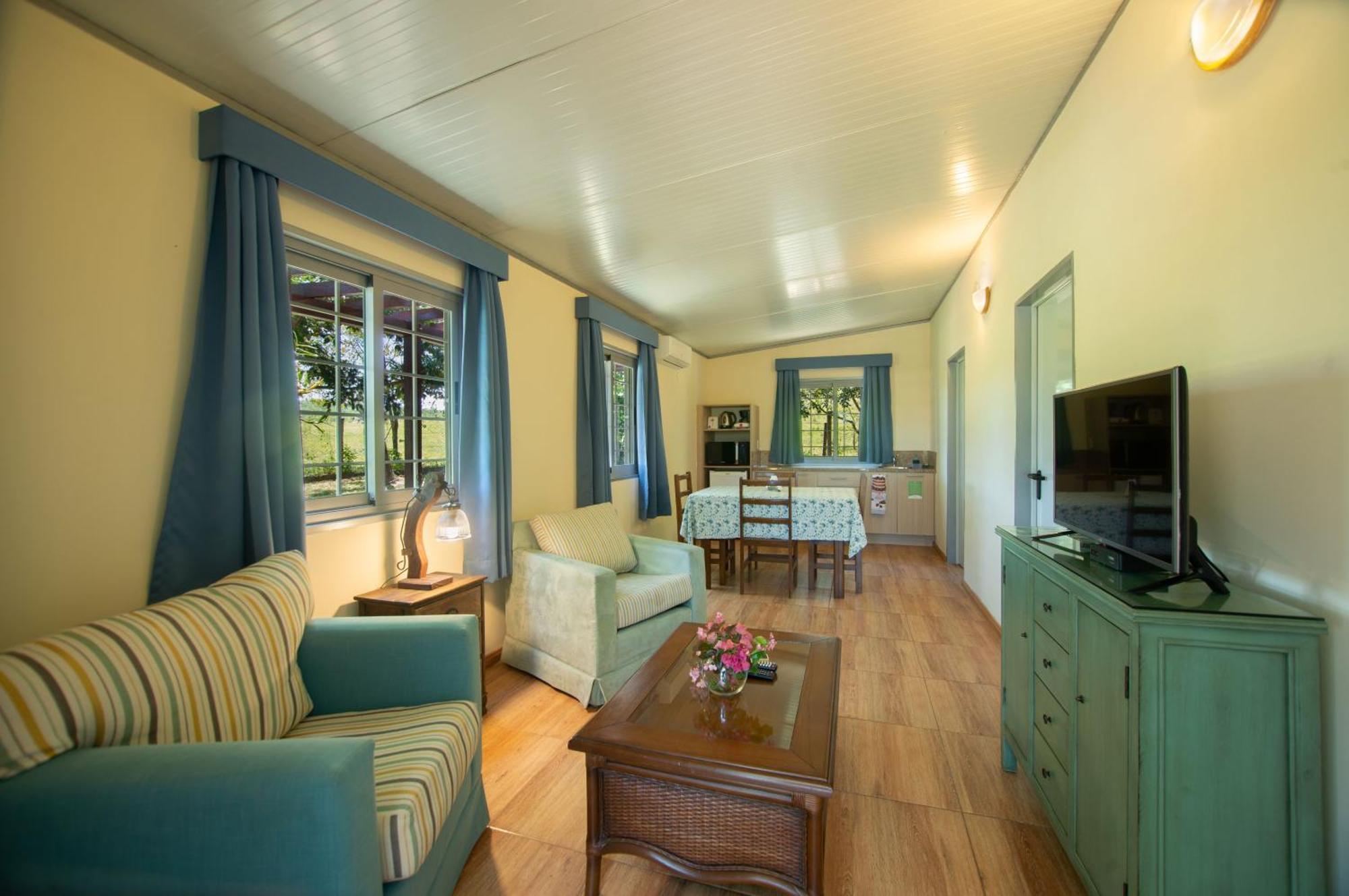 Vista Alegre Natural Resort - Bungalows Independencia ภายนอก รูปภาพ